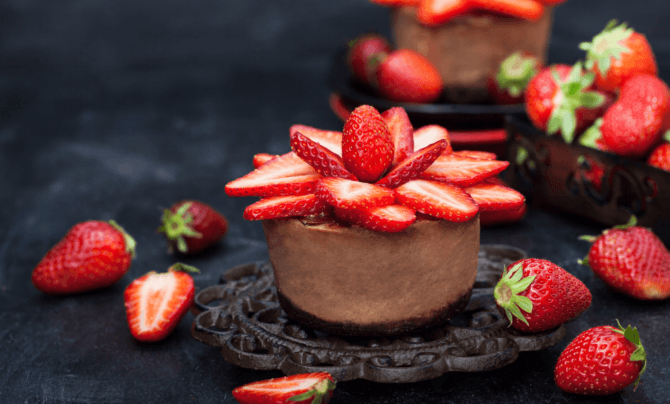 chocolate strawberry dessert